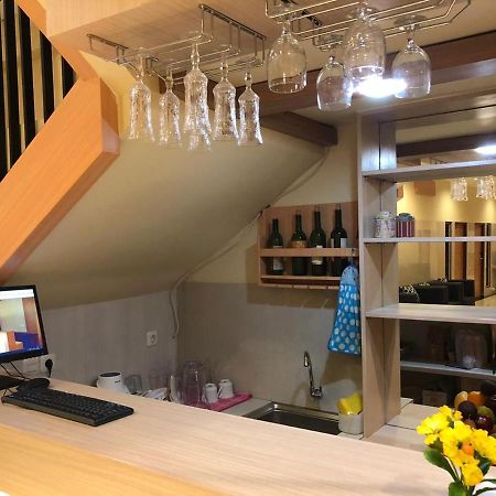 Lcr Hotel Ende Εξωτερικό φωτογραφία
