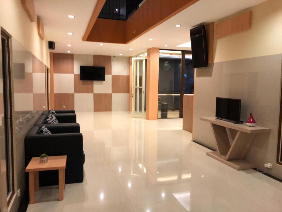 Lcr Hotel Ende Εξωτερικό φωτογραφία